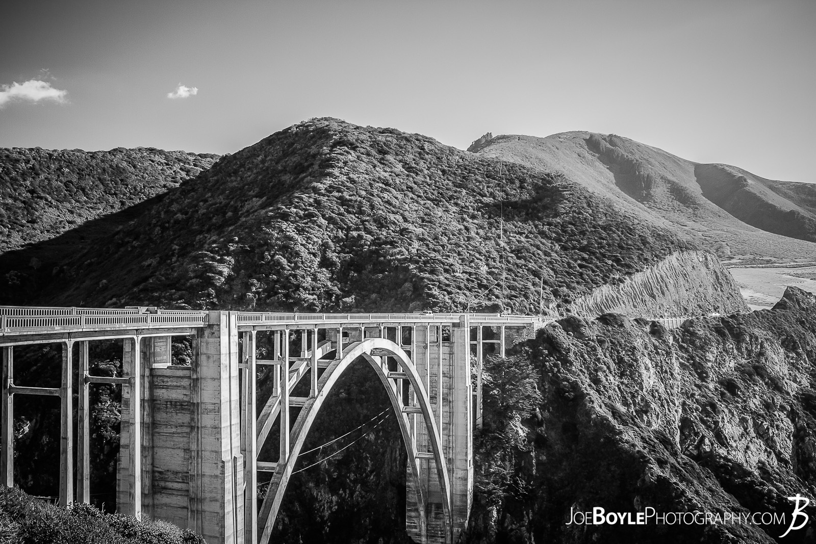  When I was traveling in California, visiting a few friends, we made sure that went down to see Big Sur. On the way we crossed the infamous and iconic Bixby Creek Bridge! 