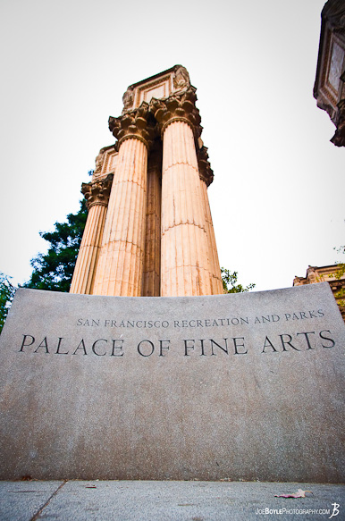 The entrance to the Palace, located in San Francisco.