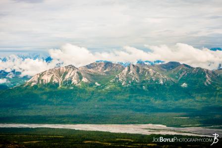 alaska-mountain-range-as-seen-from-kesugi-ridge-trail