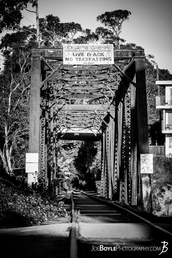 train-bridge-black-white